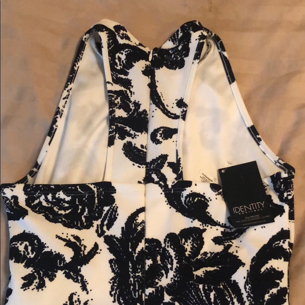 Black and White sleeveless dress - Picture 5 of 6
